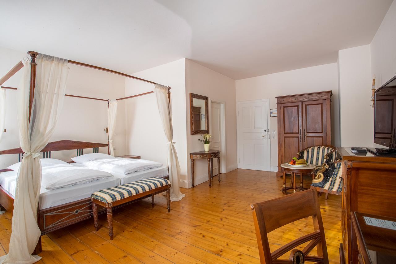 Schlosshotel 넥카르비쇼프샤임 외부 사진